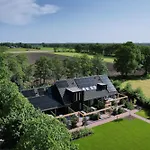 Valkse Hoeve Met Sauna & Hottub | 6 Personen Villa