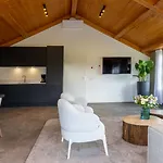 Valkse Hoeve Met Sauna & Hottub | 6 Personen Villa Otterlo