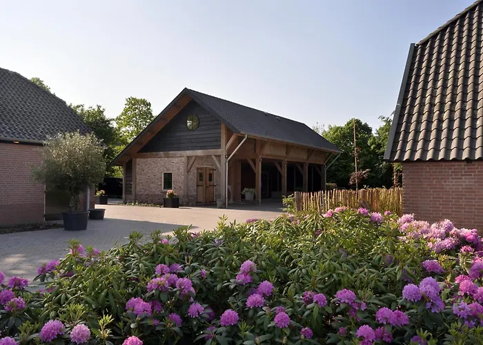 Vila Valkse Hoeve Met Sauna & Hottub | 6 Personen